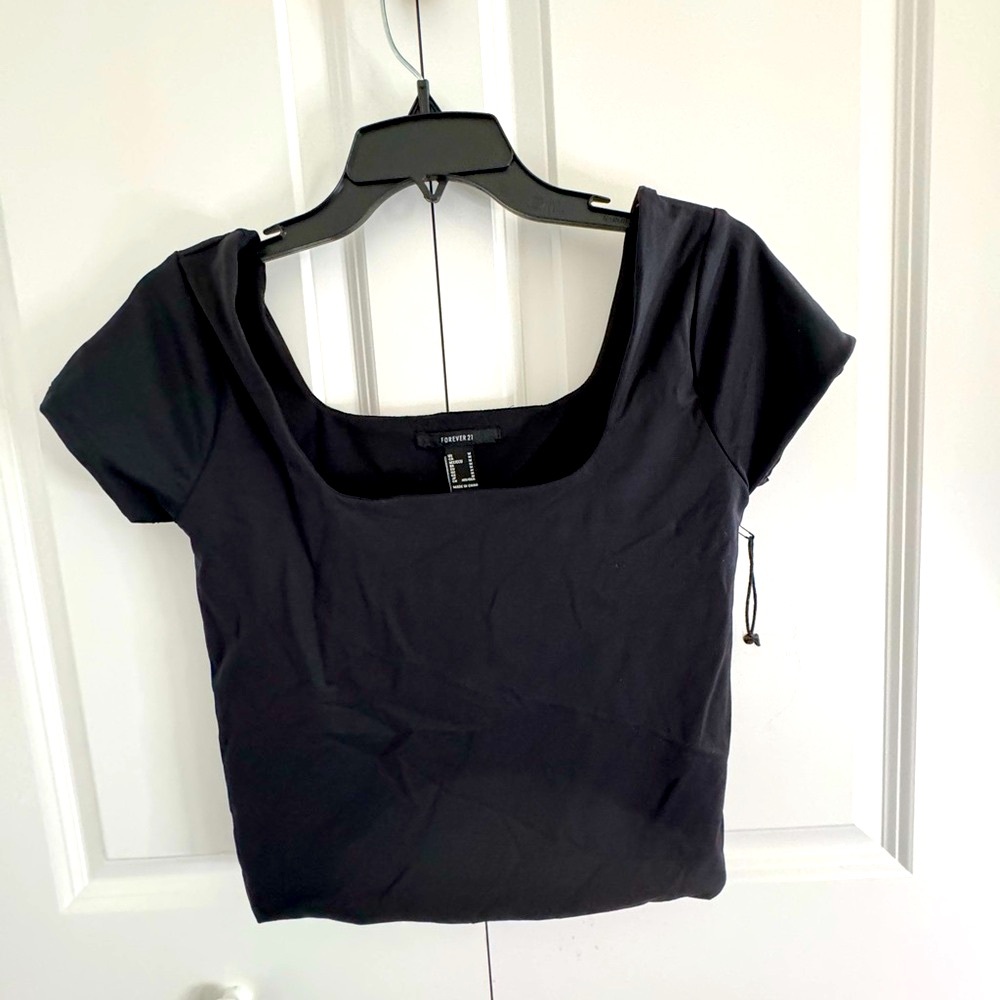 BLACK Spandex BodyFit Forever 21 spandex top (available in black or white)